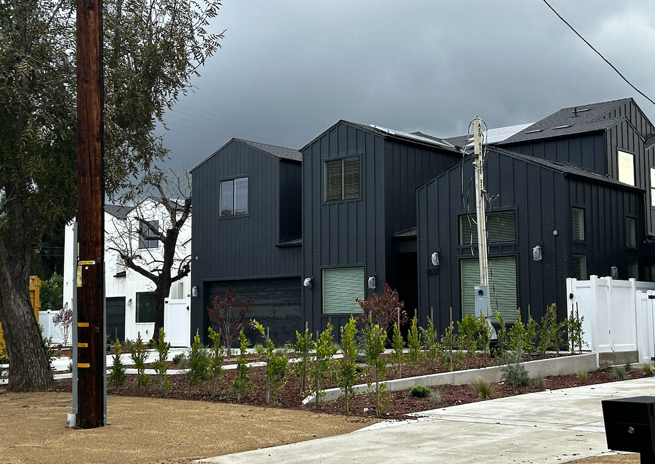 Parthenia & Encino — street view